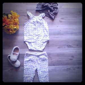 🏷🏷Buy one, get one 50% off Carters Outfit